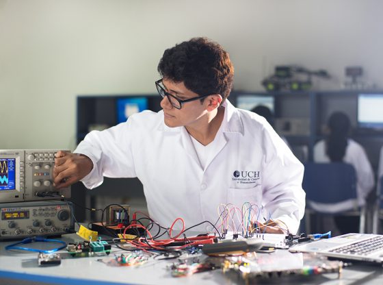 Ingeniería Electrónica, una de las carreras mejor remuneradas - Blog de la  Universidad de Ciencias y Humanidades UCH | Blog de la Universidad de  Ciencias y Humanidades UCH