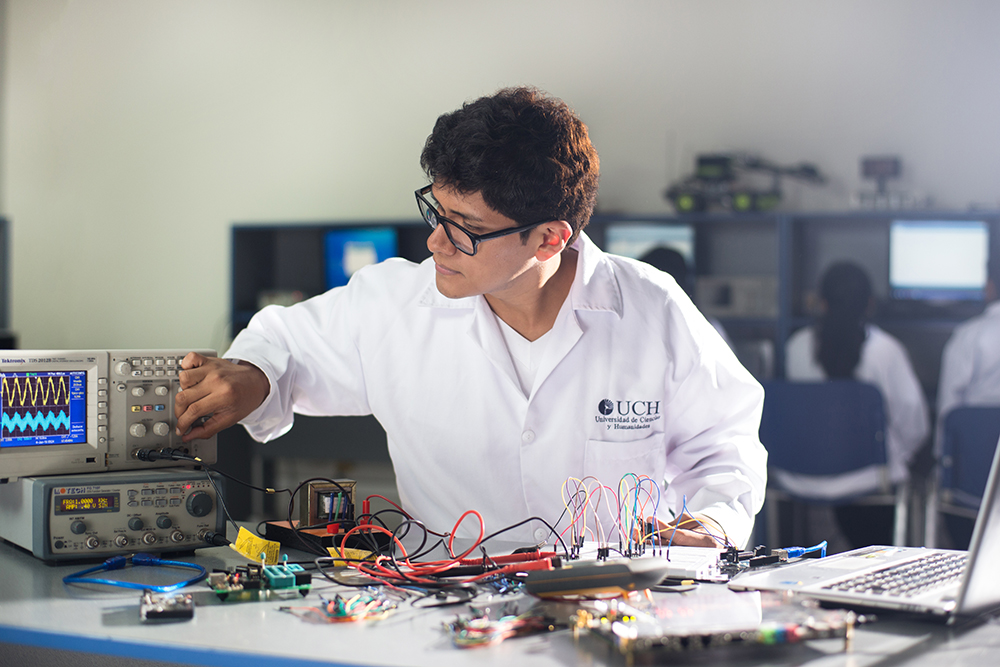 Ingeniería Electrónica, una de las carreras mejor remuneradas - Blog de la  Universidad de Ciencias y Humanidades UCH | Blog de la Universidad de  Ciencias y Humanidades UCH