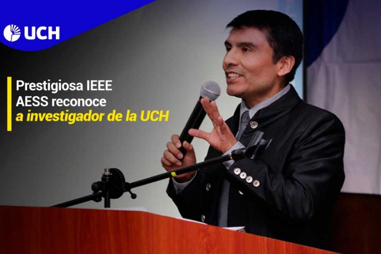 Dr. Avid Román Gonzalez exponiendo una charla sobre imágenes satelitales